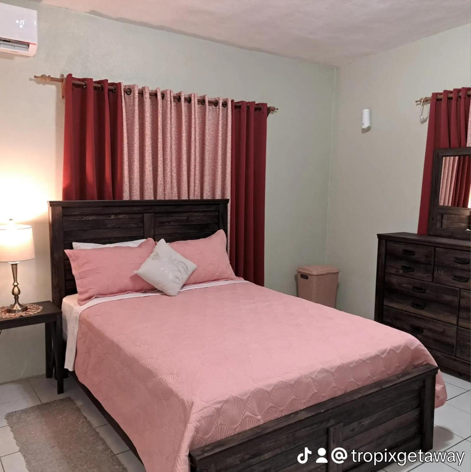 Tropix Getaway - Rental Car Available Crocus Hill Екстер'єр фото